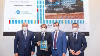 Photo of El Hotel Isla Bella recibe el ‘Premio CaixaBank Hotels & Tourism a la trayectoria empresarial’ en FITUR