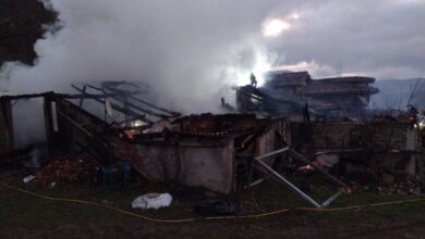Photo of Un incendio calcina un almacén y afecta a la vivienda anexa en Vega de Liébana