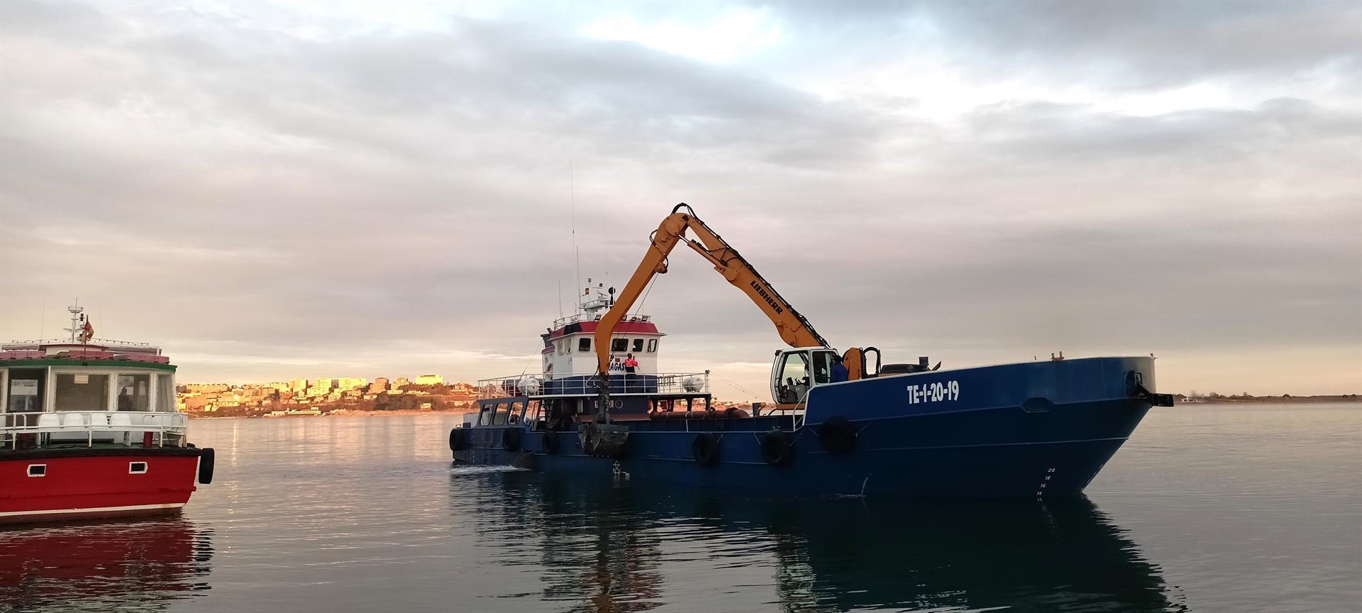 El Puerto de Santander inicia un dragado por 1,68 millones en la canal de  navegación entre Punta Rabiosa y Somo - Cantabria Económica